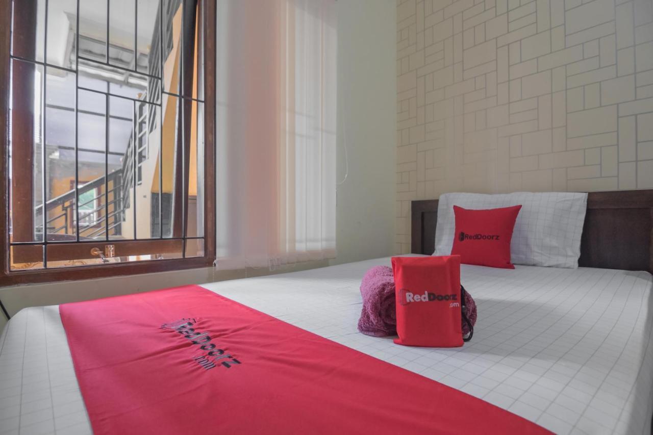 Hotel Reddoorz Near Sepinggan Airport Balikpapan 2 Exterior foto