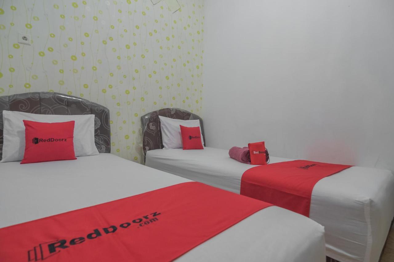 Hotel Reddoorz Near Sepinggan Airport Balikpapan 2 Exterior foto