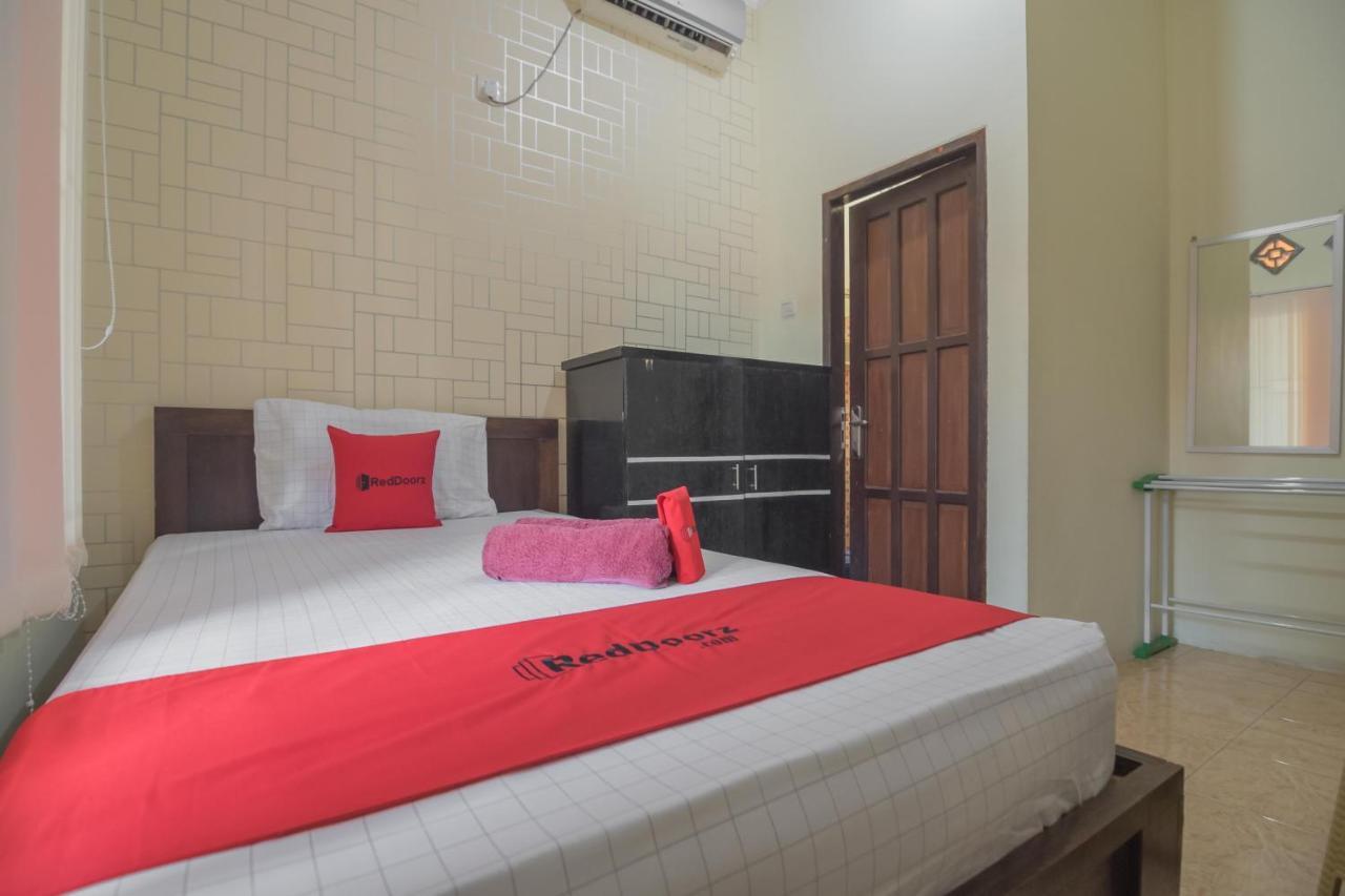 Hotel Reddoorz Near Sepinggan Airport Balikpapan 2 Exterior foto