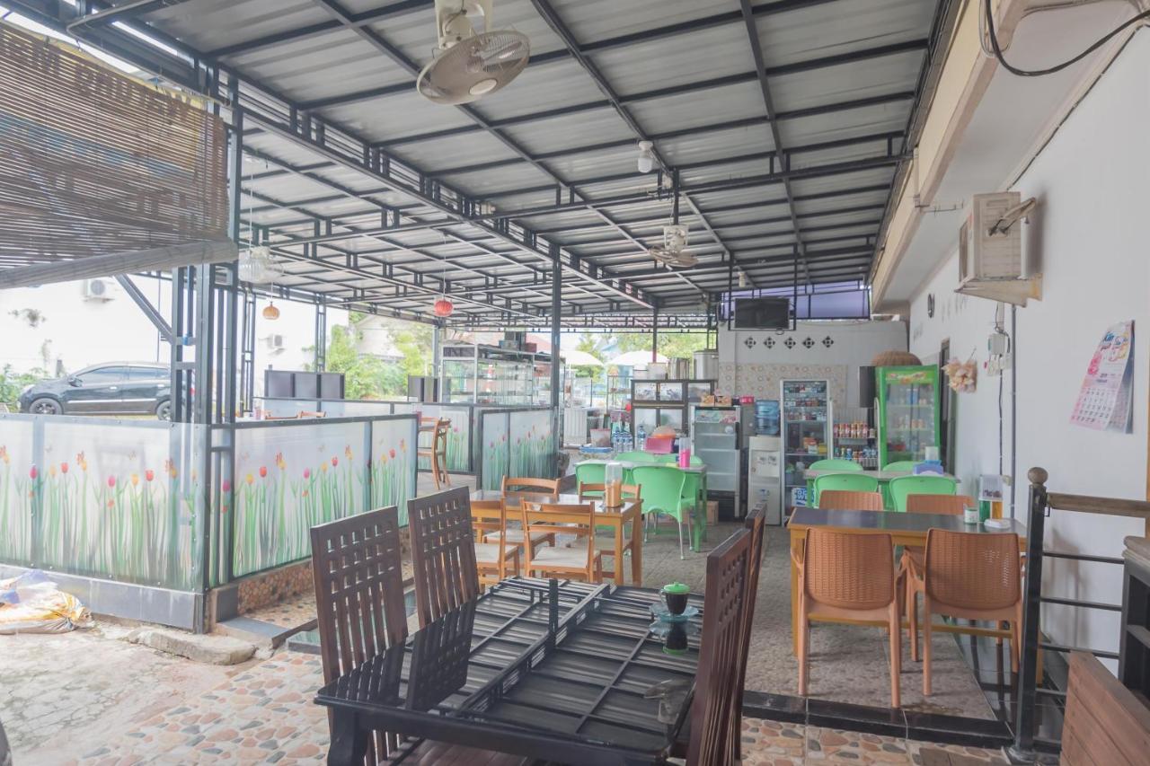 Hotel Reddoorz Near Sepinggan Airport Balikpapan 2 Exterior foto