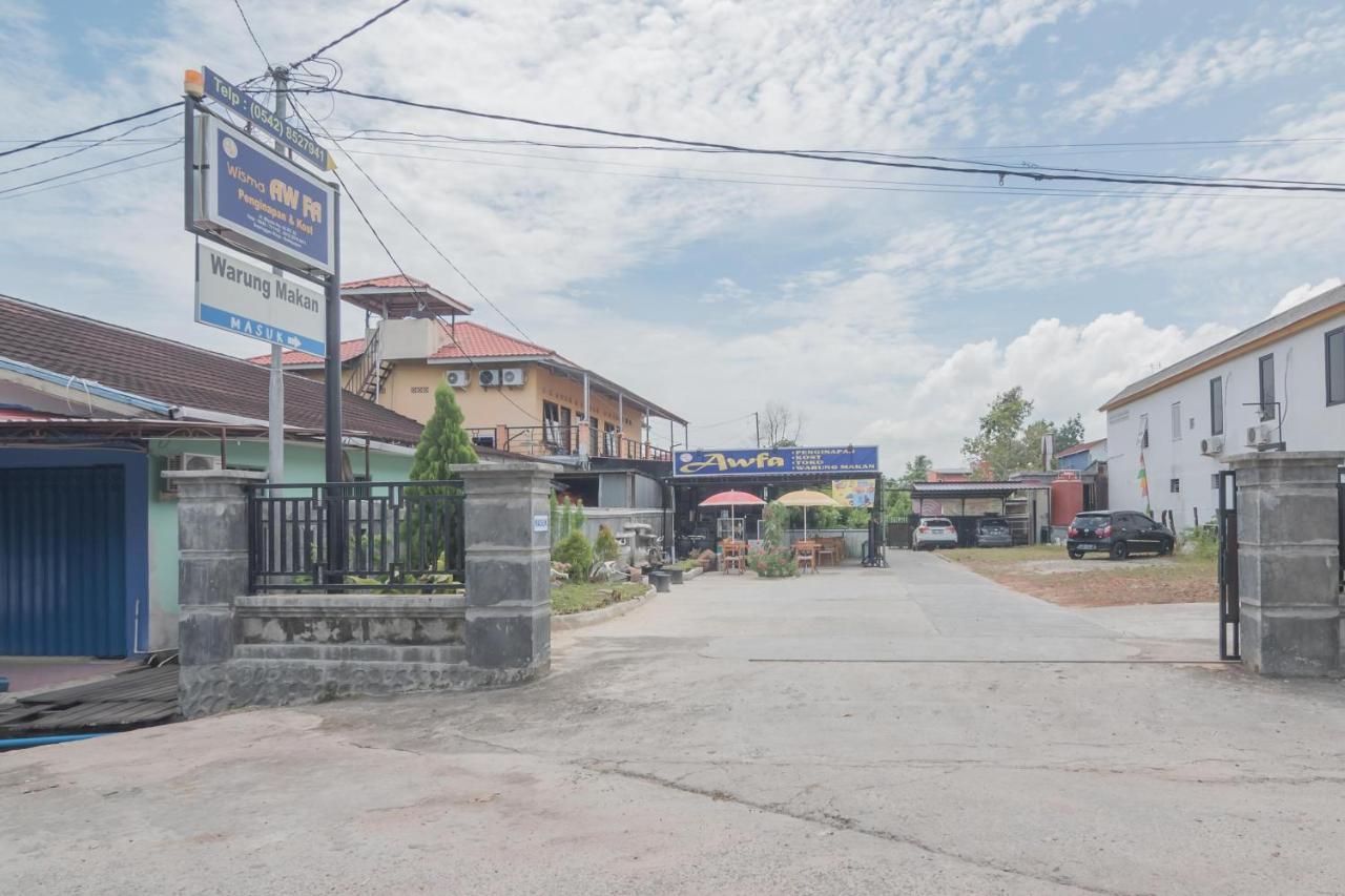Hotel Reddoorz Near Sepinggan Airport Balikpapan 2 Exterior foto